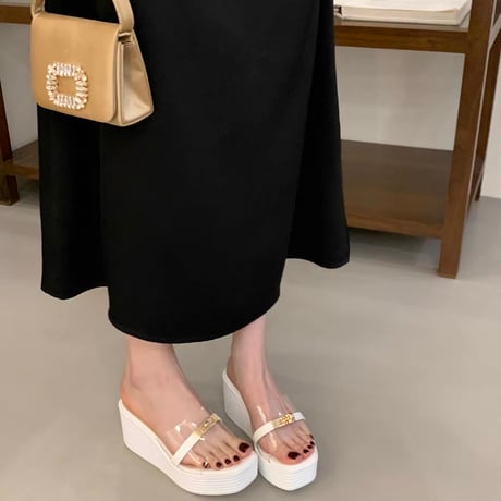 ◆予約◆ゴールドキーロック厚底サンダル