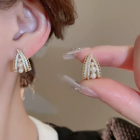 ◆予約◆3パールレーシーピアス
