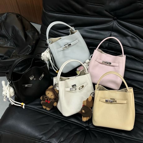◆予約◆キーロック本革バケットバッグ