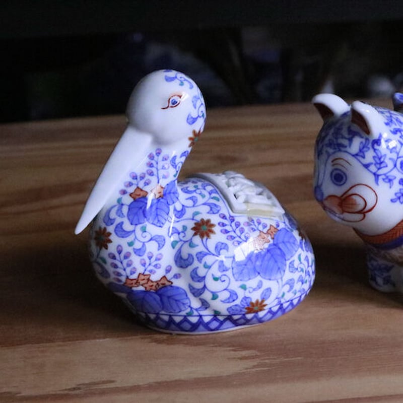 染錦桐花文幸ノ鳥香炉 | 辻精磁社 つじのくら 染錦桐花文幸ノ鳥香炉 | 辻精磁社 つじのくら