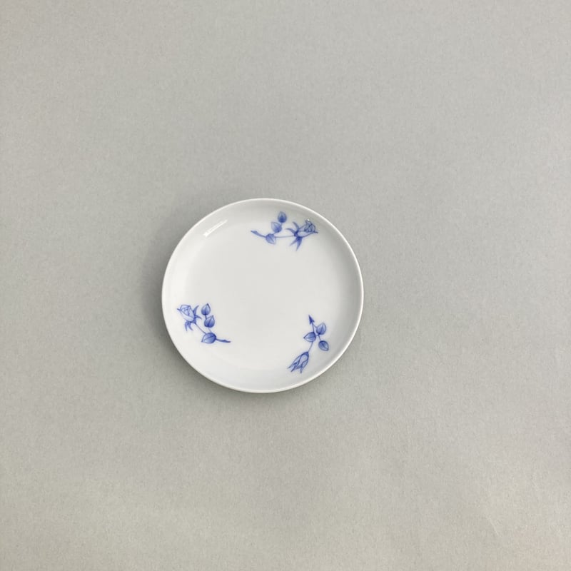 染付薔薇文小皿 | 辻精磁社 つじのくら
