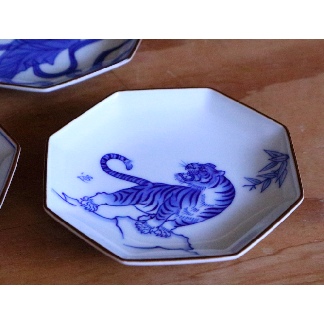 染付天女文八角銘々皿／染付虎文八角銘々皿／染付荒磯鵜文八角銘々皿