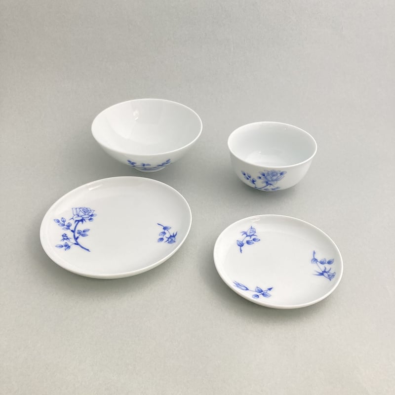 染付薔薇文小皿 | 辻精磁社 つじのくら