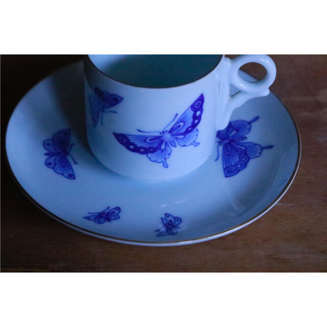 染付蝶文コーヒー碗 | 辻精磁社 つじのくら