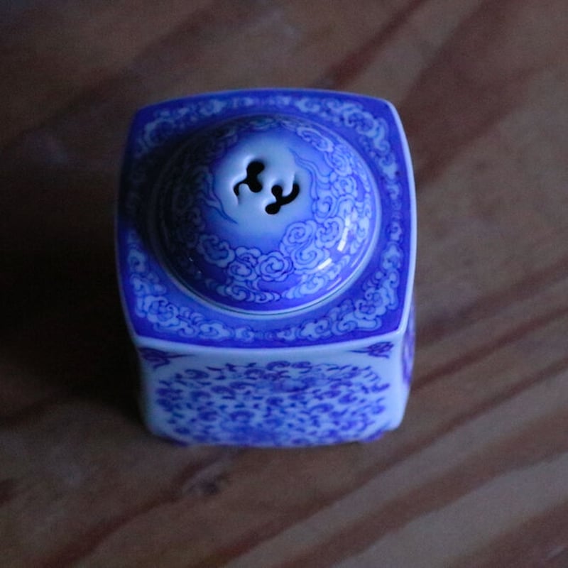 染付龍鳳凰文角香炉 | 辻精磁社 つじのくら