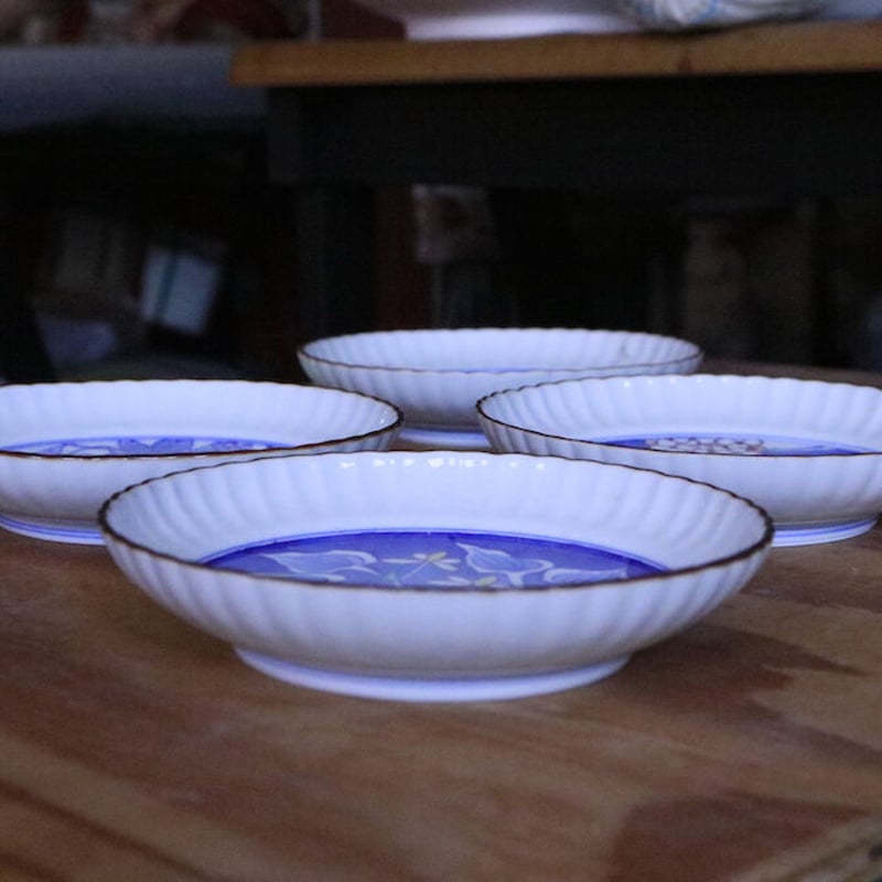 天藍釉菊口皿 天藍釉菊口皿