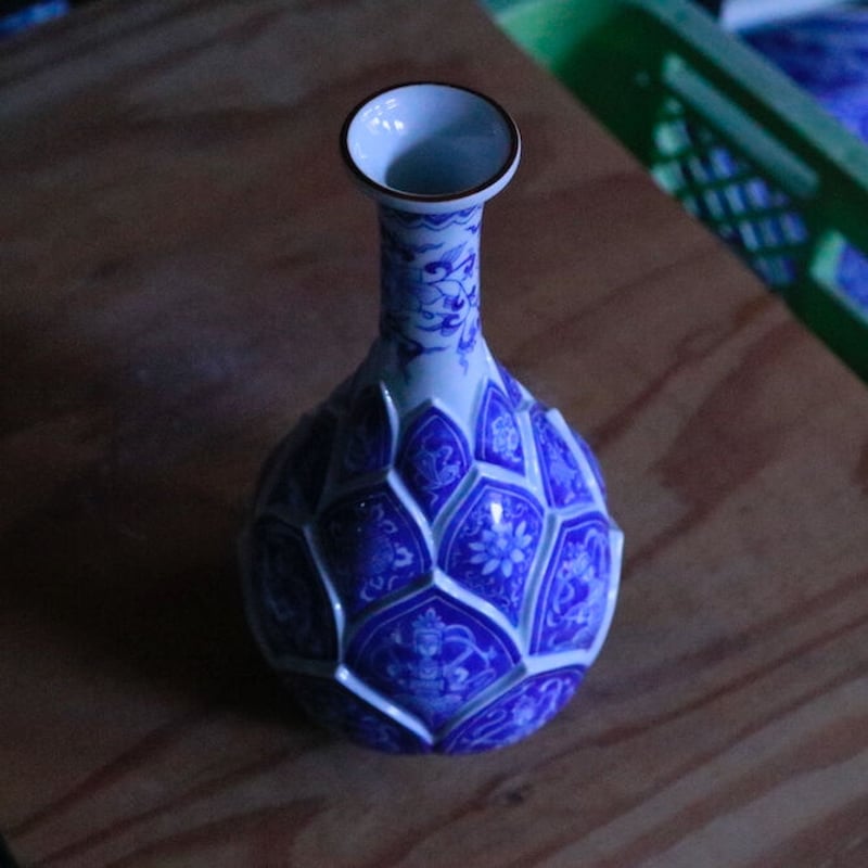 染付花文の和陶磁茶器セット ― 竹製トレイ付き 染付花梅うさぎ紋 小茶器セット | 陶器屋 飛龍