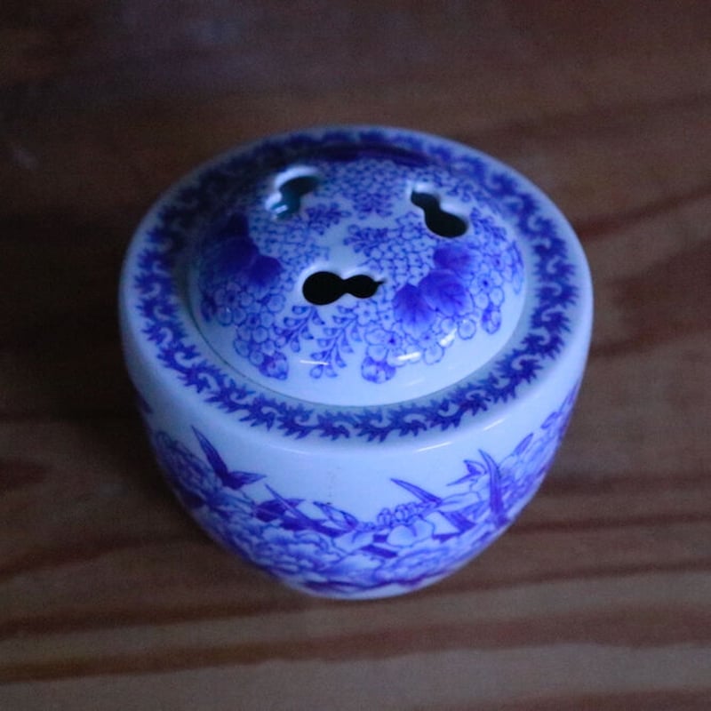 染付百花文香炉 | 辻精磁社 つじのくら