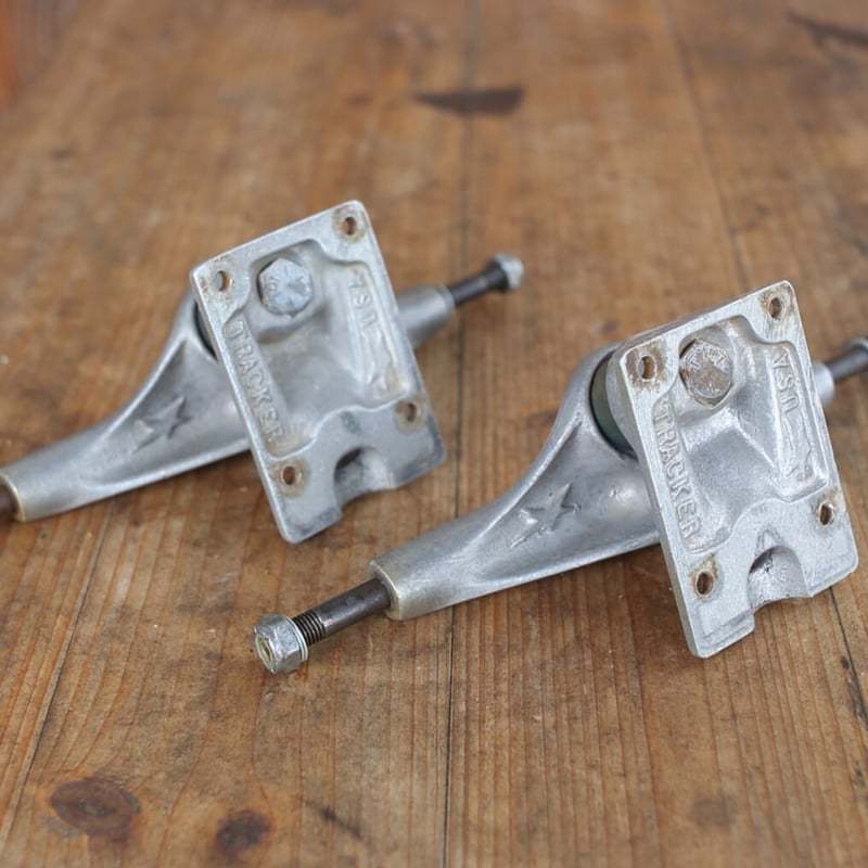 希少 未使用 80s Tracker Ultralite Track Mid Tracker Trucks MidTrack Reissue - 85mm - CalStreets BoarderLabs