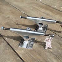 KRUX TRUCKS K5 7.6 SILVER / クラックス K5 7.6 シルバー