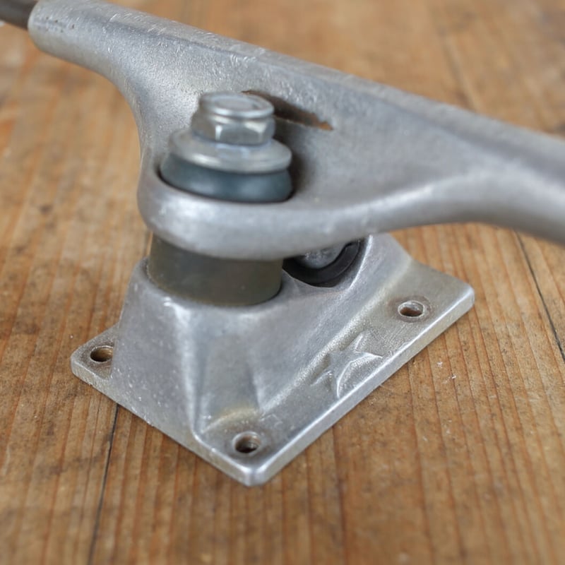 VINTAGE USED]TRACKER TRUCKS B-2 8.4in / トラッカート