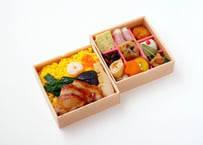 五目ちらし寿司と彩り9升の二段弁当【ペット茶付き】
