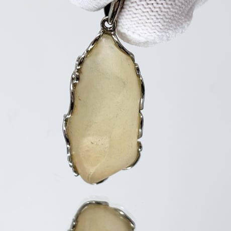 リビアングラス | STORES