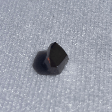 レインボーガーネット　（専用ケース付き）