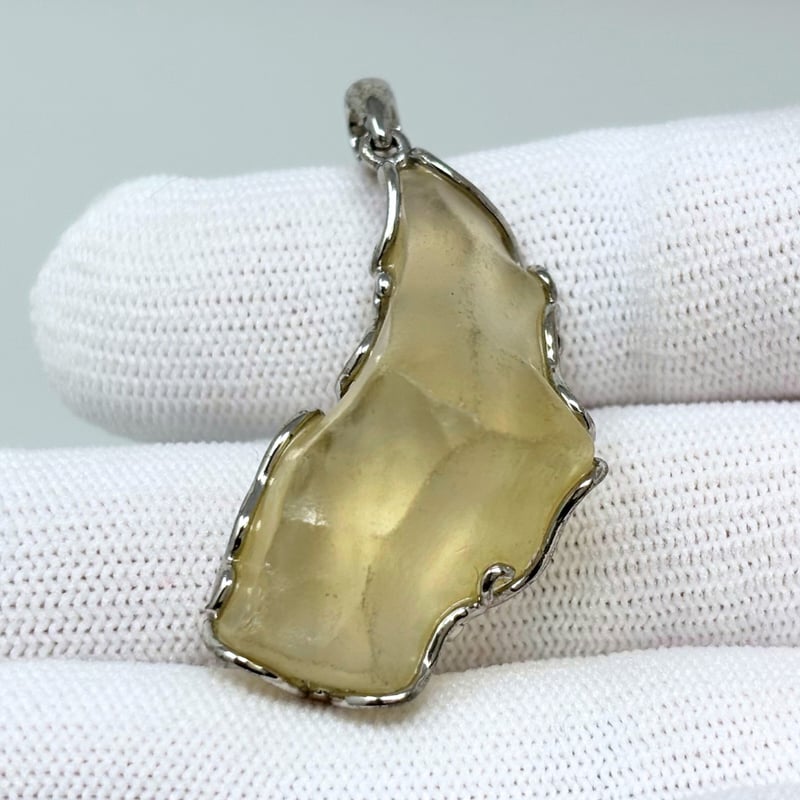 リビアングラス（ペンダントトップ） | Crystal & Marche Mio