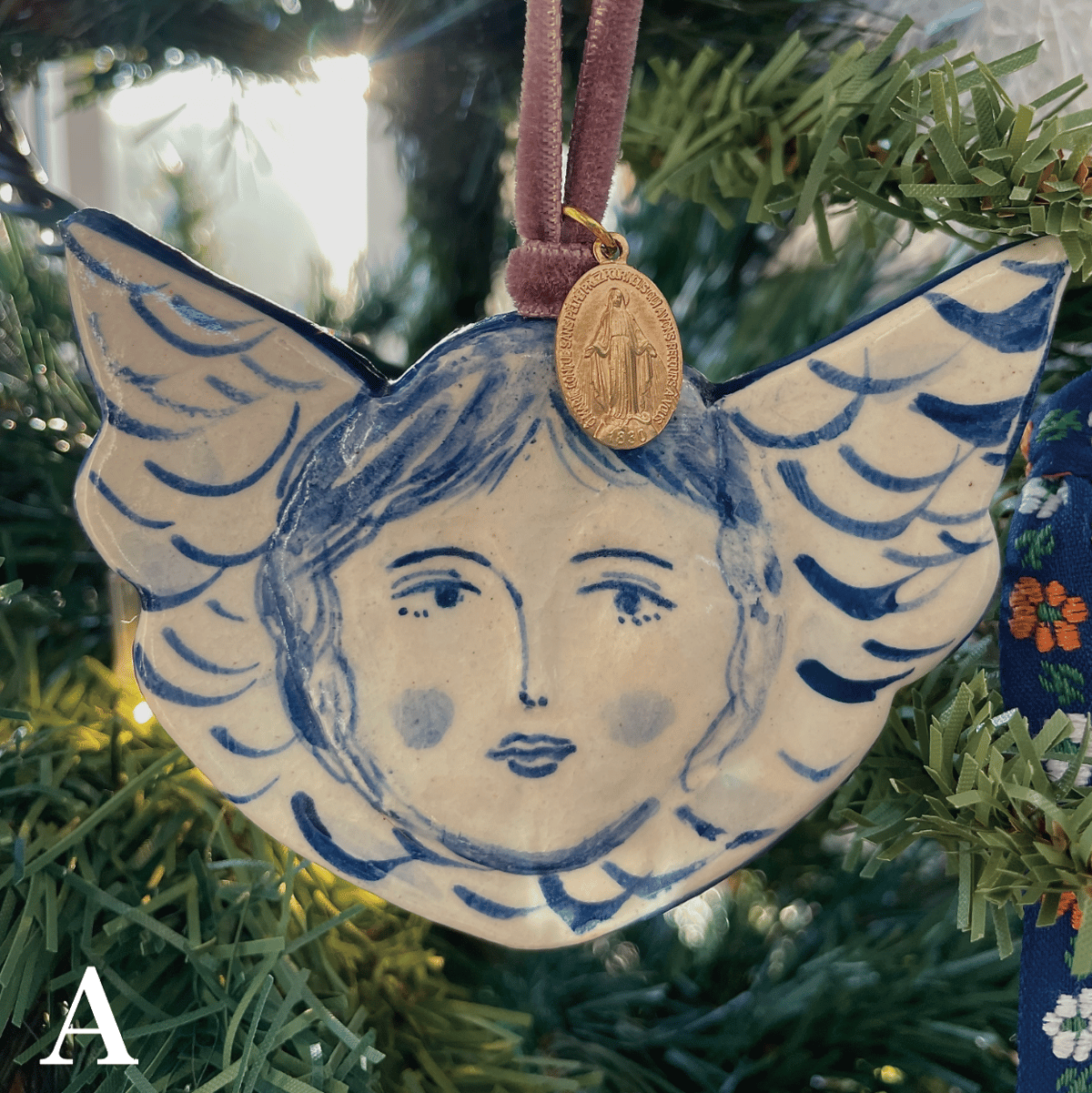 青い天使と奇跡のメダイのオーナメント | PIRICA STYLE 青い天使と奇跡のメダイのオーナメント | PIRICA STYLE
