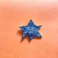 小さな青い星のマグネット