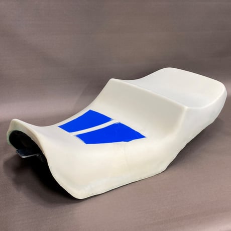 GTR-Series  KAWASAKI  ZRX1200DAEG/1200R/1100  SEAT.ASSY製品  【タックロールパターン・艶有りブラック】0330