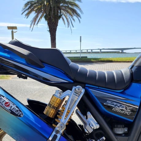 GTR-Series  KAWASAKI  ZRX1200DAEG/1200R/1100  SEAT.ASSY製品  【タックロールパターン・艶消しブラック】0320