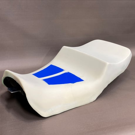 GTR-Series  KAWASAKI  ZRX1200DAEG/1200R/1100  SEAT.ASSY製品  【タックロールパターン・艶消しブラック】0320