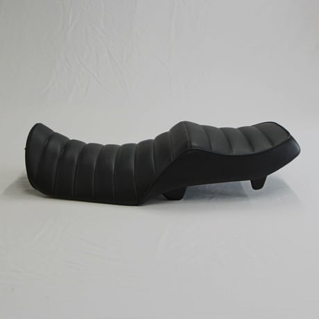 GTR-Series  KAWASAKI  ZRX1200DAEG/1200R/1100  SEAT.ASSY製品  【タックロールパターン・艶消しブラック】0320