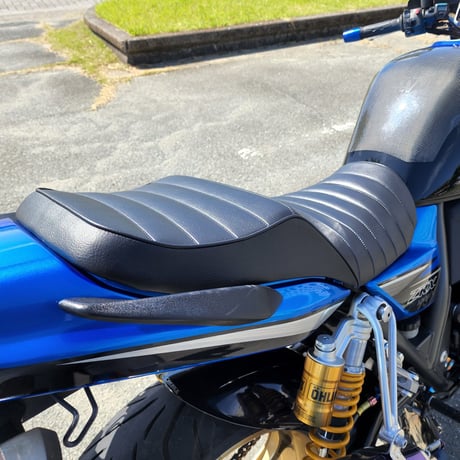 GTR-Series  KAWASAKI  ZRX1200DAEG/1200R/1100  SEAT.ASSY製品  【タックロールパターン・艶消しブラック】0320