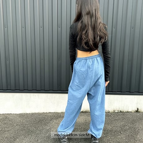 r1026　デニム風ルーズシルエットパンツ