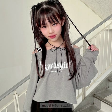 r1038　レイヤード風オフショルトップス