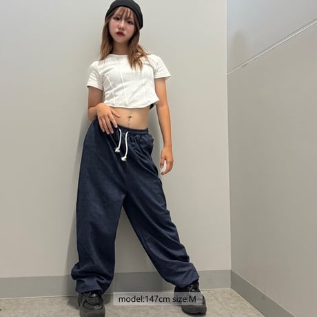 r1026　デニム風ルーズシルエットパンツ