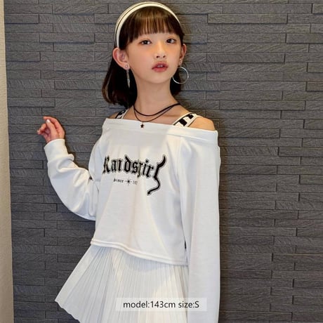 r1038　レイヤード風オフショルトップス