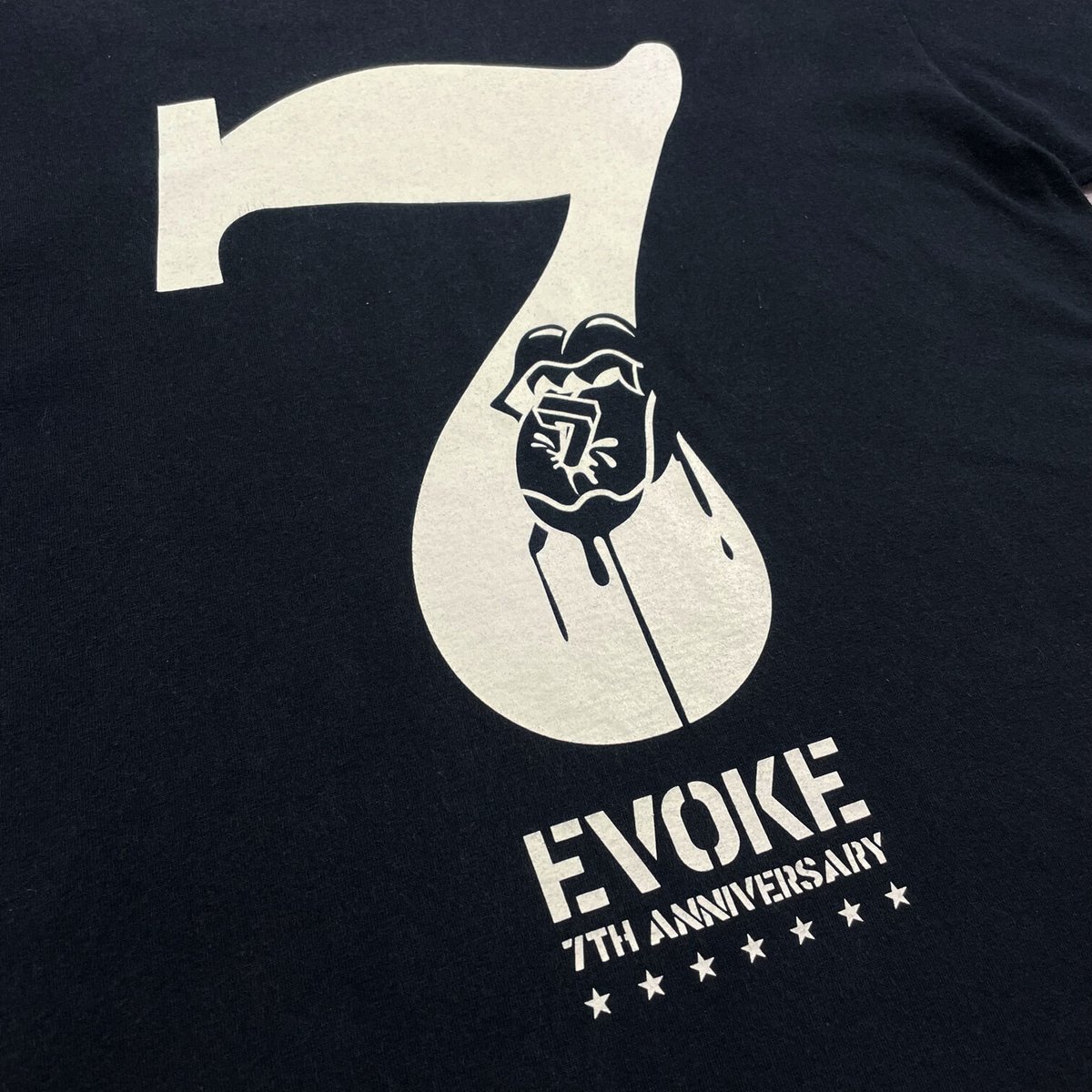 EVOKE / 7th Anniversary T-Shirt | HERI-TAGE VIN