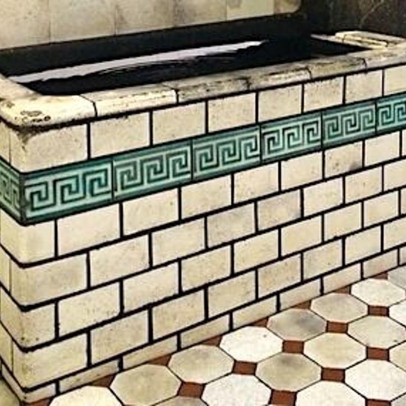 中国 色絵 桃蝙蝠 紋 香合 佐藤義寛のホームページ｜第四房 吉祥館／第一室 中国の図像を読む