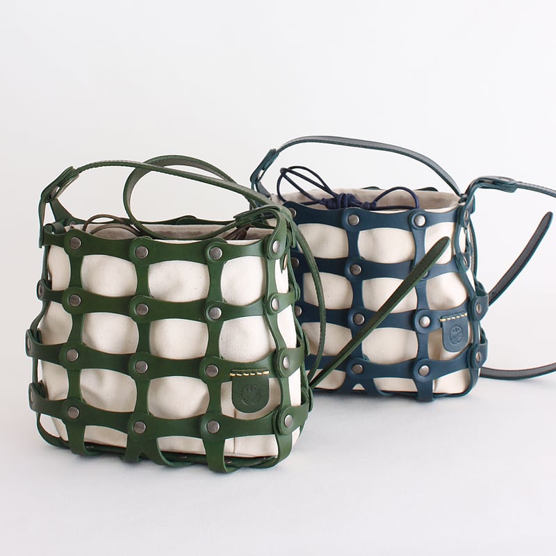 ハンドメイド　丸底ショルダーバッグ他8点のおまとめ ラフィア風丸底2wayショルダーバッグ（赤ギンガムチェック