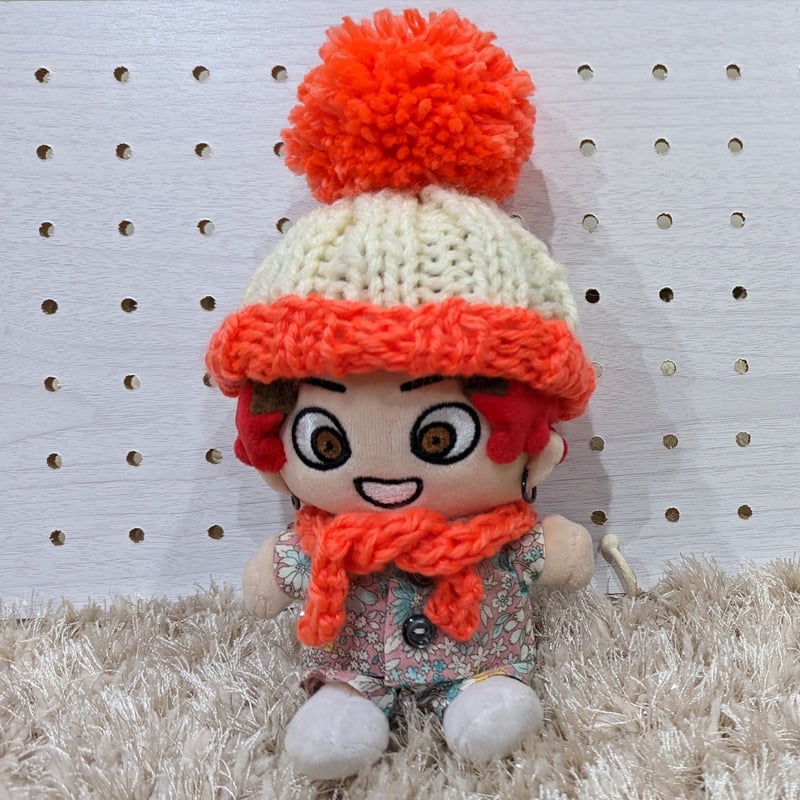 ちびぬい】ニット帽（ポンポン大・蛍光オレンジ） | ぬいふく工房