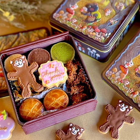 【美食家く〜ま君のキノコ狩りクッキー缶】　2025年　3月分