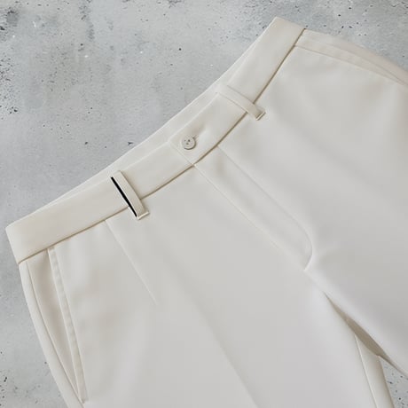 クラシックフィットパンツ　white