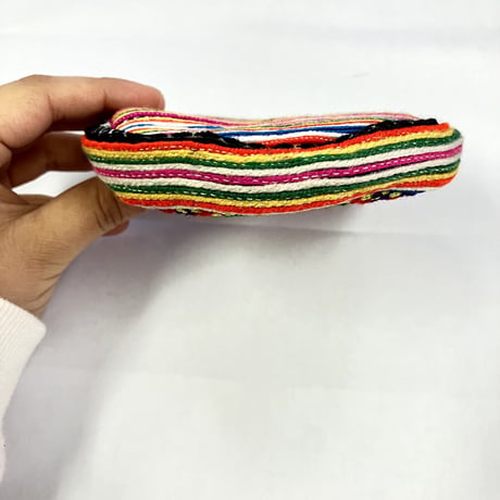 ベトナム雑貨　モン族のまんまるコインケース