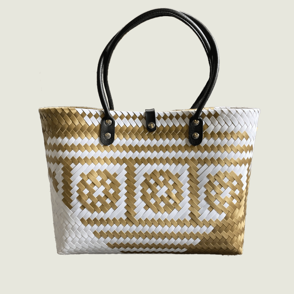 プラカゴバッグ 中 ホワイト×ゴールド 持ち手：合皮 留めボタン