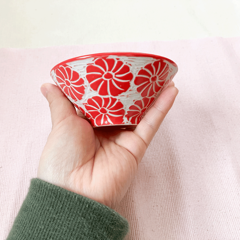 バッチャン焼き 彫皿 深め 小皿 赤い花 朱色 ベトナム雑貨 | made me chum