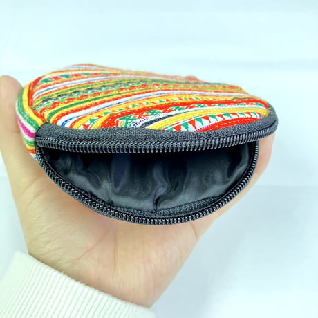 ベトナム雑貨　モン族のまんまるコインケース