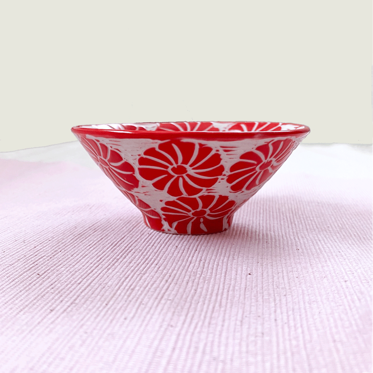 バッチャン焼き 彫皿 深め 小皿 赤い花 朱色 ベトナム雑貨 | made me chum