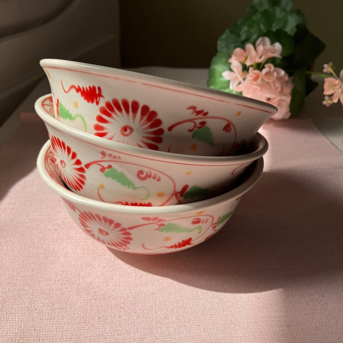 未使用 バッチャン焼 菊花柄 31cmボウル 高級 手描き 大鉢 バッチャン焼き 赤い 菊 お椀 どんぶり 丼 大きめ オールド