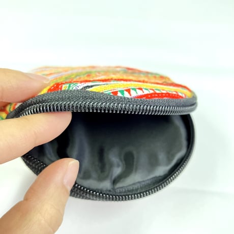 ベトナム雑貨　モン族のまんまるコインケース