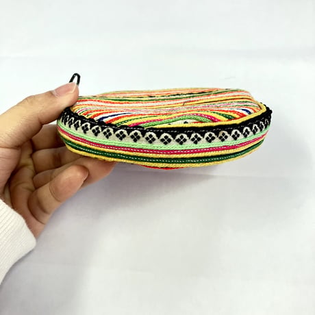 ベトナム雑貨　モン族のまんまるコインケース