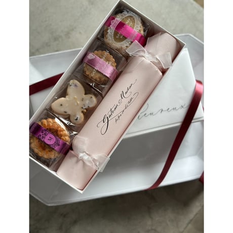 3月7日(金)   [店頭お渡し]   　Gift  -Rose-