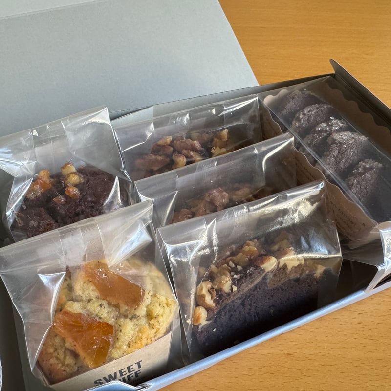 ギフトボックス】マフィン、ブラウニー、サブレのセット | HAL Presents