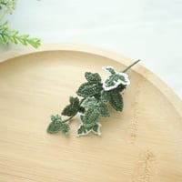 アイビーのブローチ