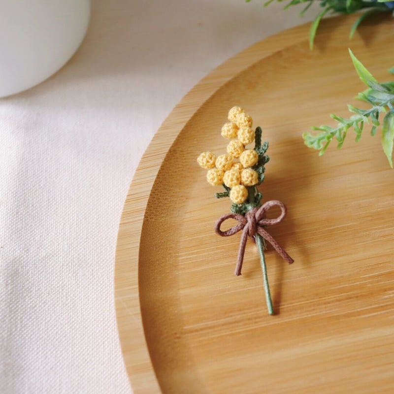 ミモザのブーケブローチ | Kamitsurest