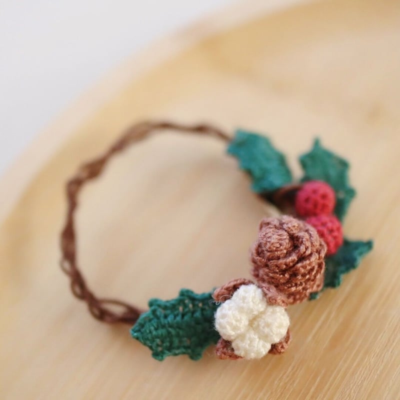 クリスマスのリースブローチ | Kamitsurest