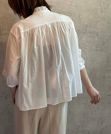 made in japan　Hands of creation  1620623 　60/コットンリネンローンピンタックフリルブラウス　white